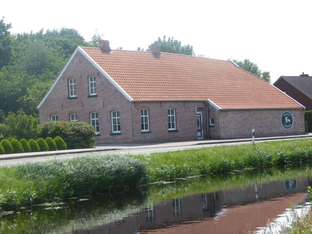 Ferienwohnung Gulf Im Gulfhof Am Kanal Grossefehn المظهر الخارجي الصورة